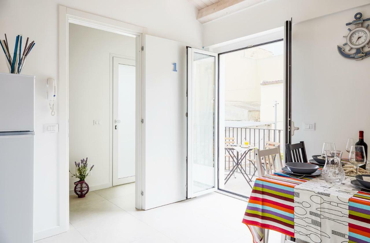 Casa Vacanze "Oceano Mare" ポッツァッロ エクステリア 写真